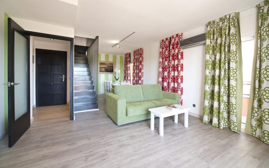 Apartamentos Sallés Beach L'Estartit Habitación foto